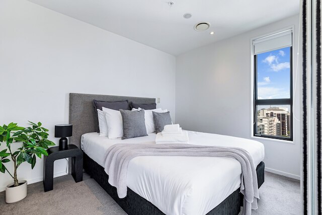 プール, ジム & モダン 2ベッドルーム スカイ タワー ビュー ゾディアック ステイズ