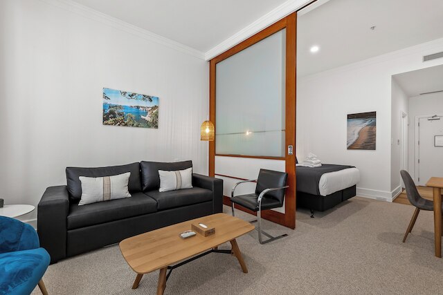 セントラル 1 ベッドルーム ウィズ プール、ジム + テニスコート ゾディアック ステイズ