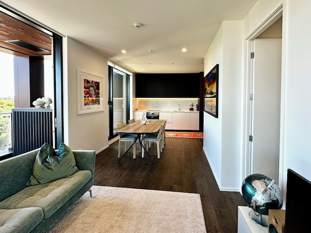 1 ベッドルーム ウィズ バルコニー クローズ トゥ フェリー by ゾディアック ステイズ