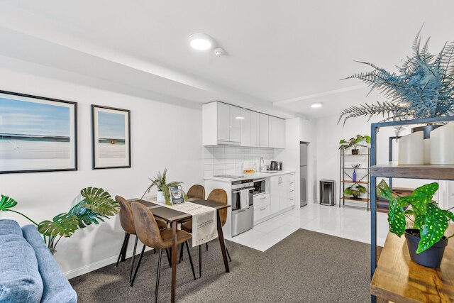 2 ベッドルーム アパートメント ウィズ パーキング イン プライム スポット ゾディアック ステイズ