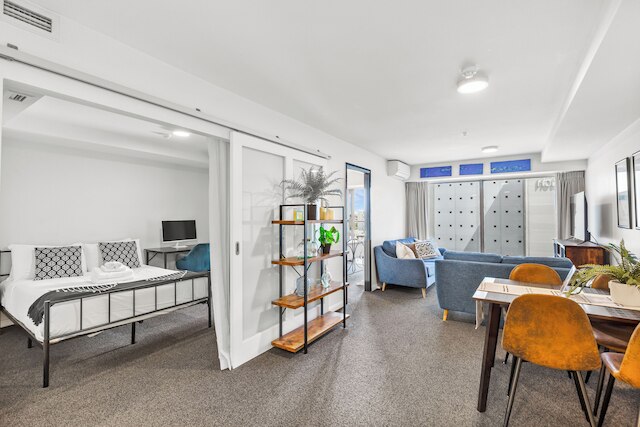 2 ベッドルーム アパートメント ウィズ パーキング イン プライム スポット ゾディアック ステイズ