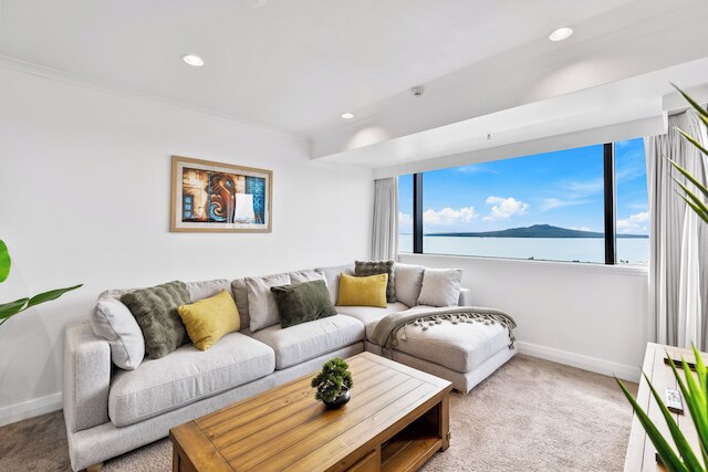 モダン 1 ベッドルーム ウィズ プール / ジム ステップス トゥ ビーチ: ゾディアック ステイズ