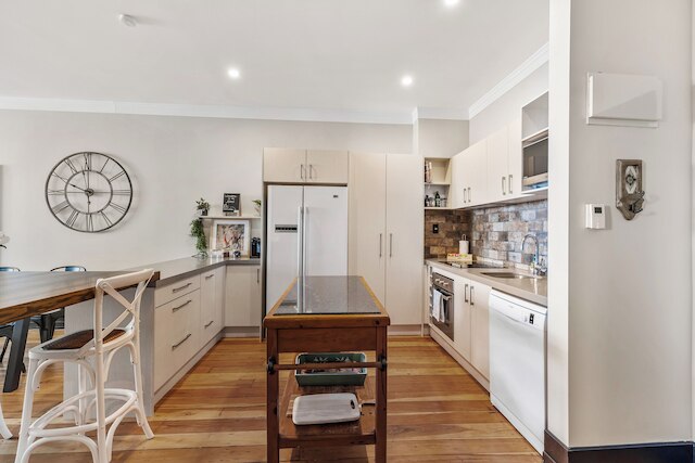 スペーシャス 2 ベッドルーム イン CBD プール ジム パーキング ゾディアック ステイズ