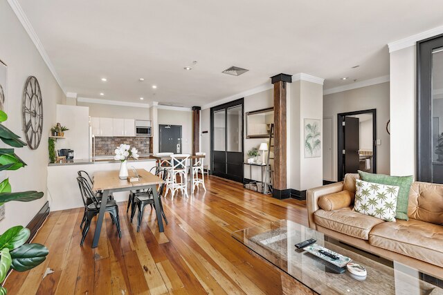 スペーシャス 2 ベッドルーム イン CBD プール ジム パーキング ゾディアック ステイズ