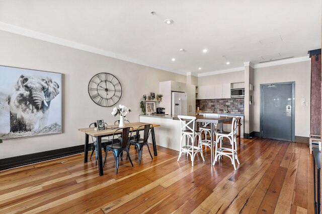 スペーシャス 2 ベッドルーム イン CBD プール ジム パーキング ゾディアック ステイズ