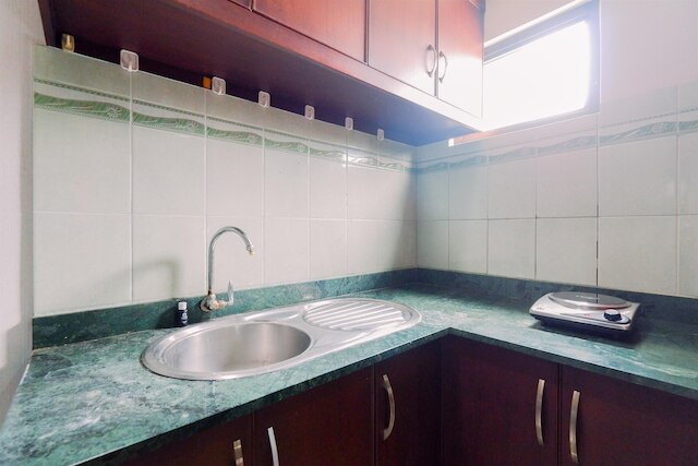 グッド ディール アンド レストフル スタジオ タマンサリ スディルマン アパートメント