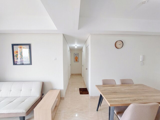 セレーン アンド コンフォート リビング 3BR アット ポドモロ シティ デリ メダン アパートメント