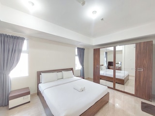 セレーン アンド コンフォート リビング 3BR アット ポドモロ シティ デリ メダン アパートメント