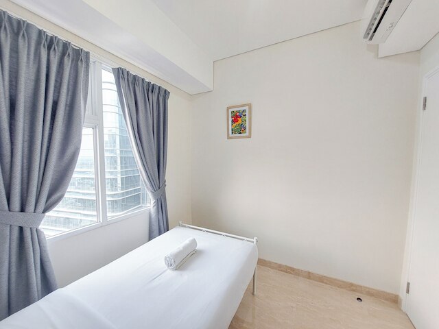 セレーン アンド コンフォート リビング 3BR アット ポドモロ シティ デリ メダン アパートメント