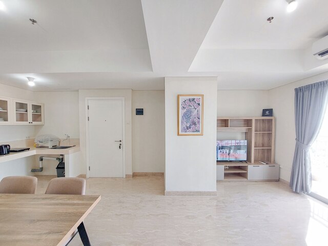 セレーン アンド コンフォート リビング 3BR アット ポドモロ シティ デリ メダン アパートメント