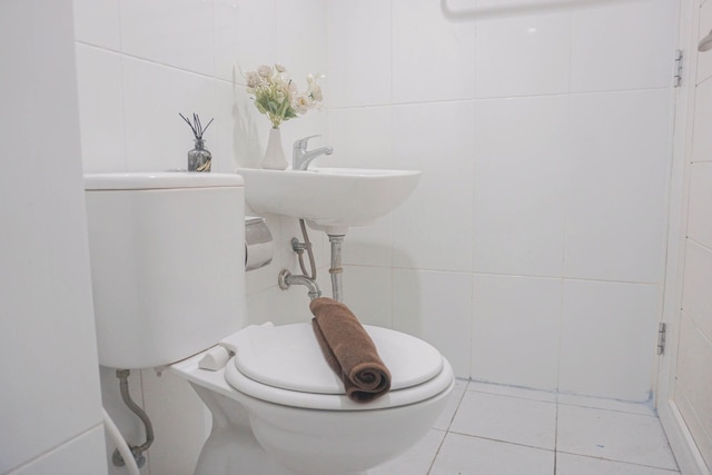 グッド チョイス スタジオ アパートメント タマンサリ マホガニー カラワン