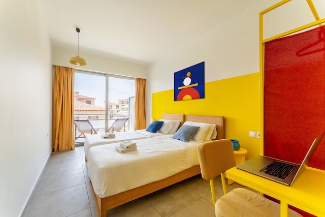 イエロースクエア アテネ