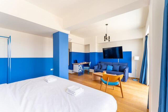 イエロースクエア アテネ