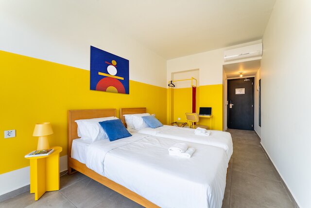 イエロースクエア アテネ