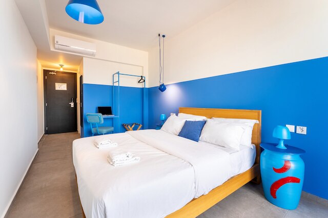 イエロースクエア アテネ