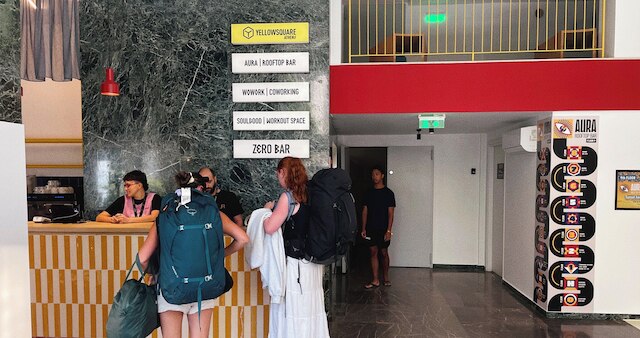 イエロースクエア アテネ