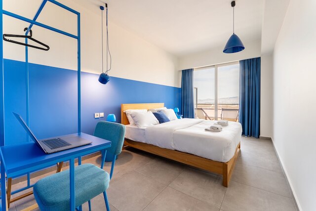 イエロースクエア アテネ