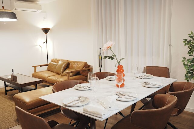 岸里玉出 Maison Le Jaune 玉子