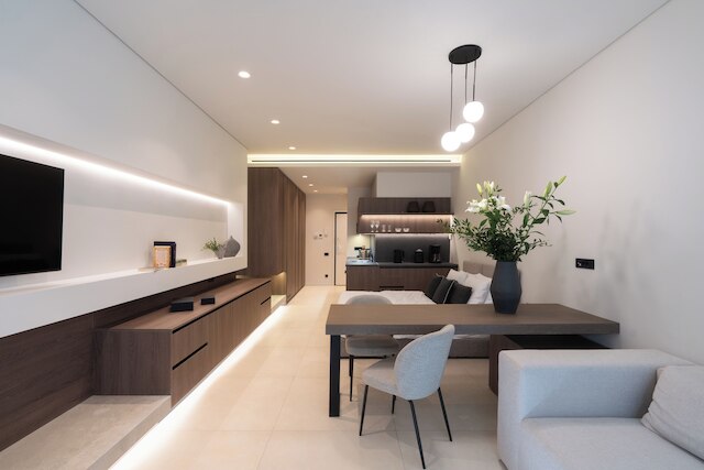 コロナキ ラグジュアリー スタジオ