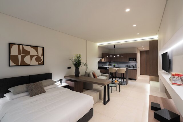 コロナキ ラグジュアリー スタジオ