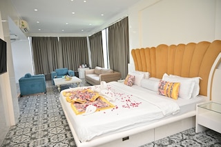 ウルヴィ バンケッツ & ゲスト ハウス