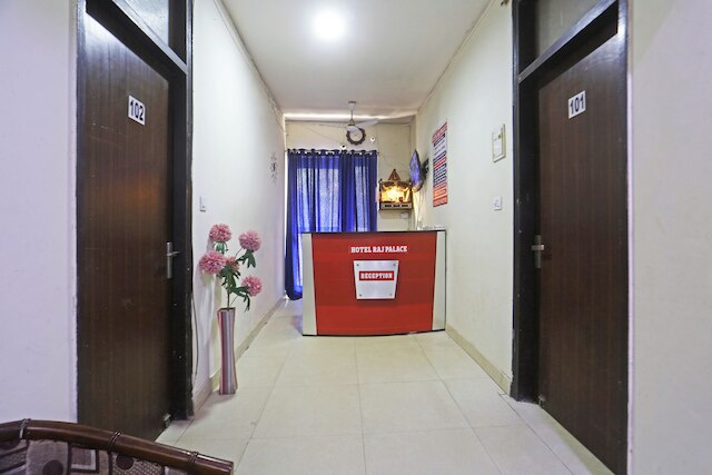 ホテル ラージ パレス