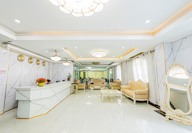 チャレウンサイ ホテル