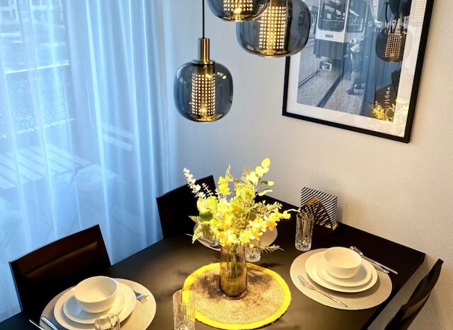 ラグジュアリー プロパティ レンテッド アット デューベンドルフ