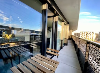 ラグジュアリー プロパティ レンテッド アット デューベンドルフ