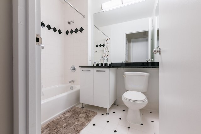 ファイネスト ラグジュアリー 1 ベッドルーム アパートメント