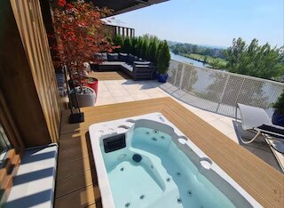 ラグジュアリアス アパートメント ウィズ ジャクジークラコヴィア