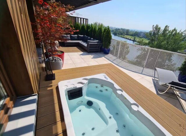 ラグジュアリアス アパートメント ウィズ ジャクジークラコヴィア