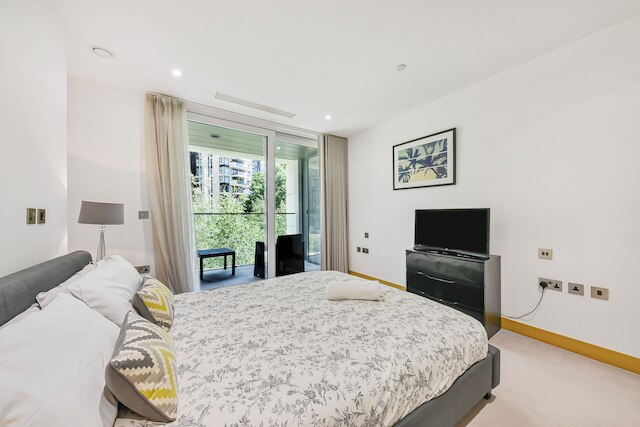 パディントン エクス ラックス フラッツ