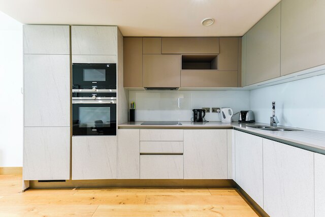 パディントン エクス ラックス フラッツ