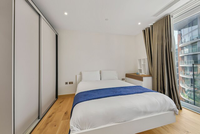 パディントン エクス ラックス フラッツ