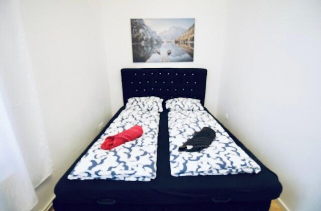 コージー 3 ベッドルーム アパートメント ニア アウガルテン パーク