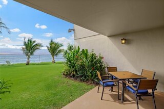 マアラエア カイ #102 1 ベッドルーム コンド