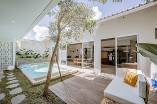 エンドレス サマー ヴィラ ウルワツ