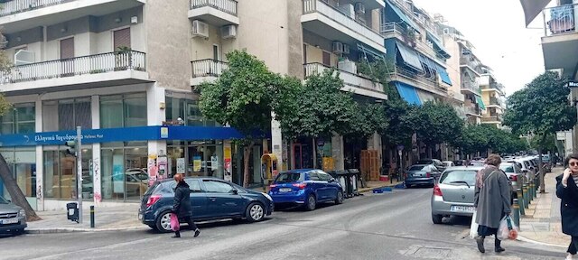 セラニーズ シック アパート イン ザ ハート オブ アテネ