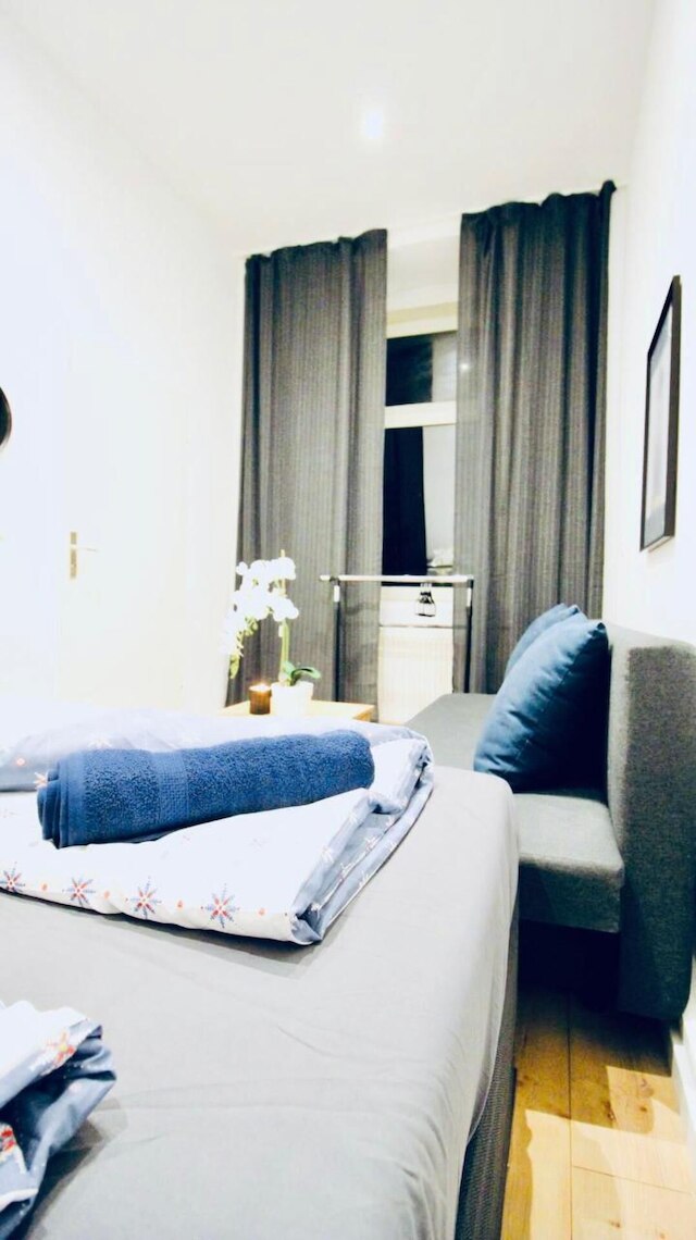 コージー 5ベッドルーム アパートメント 10ミン ウォーク トゥ アウガルテン