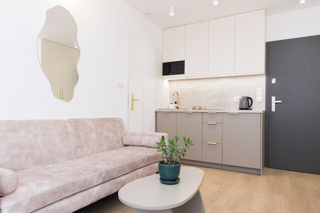 コージー フラット ウィズ ア ガーデン