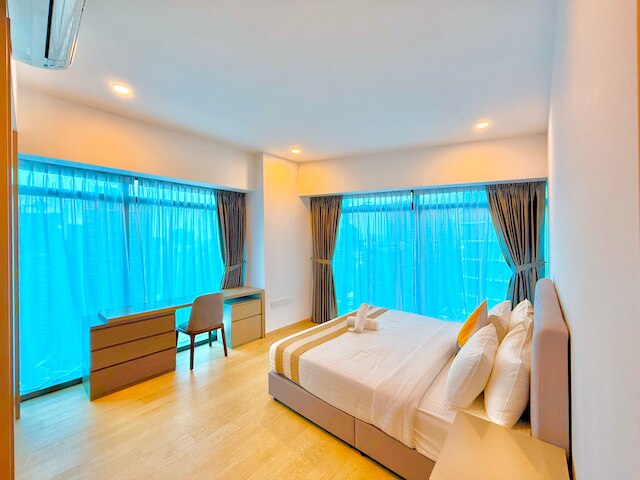 イートン レジデンス by クリスタル