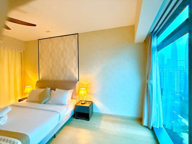 イートン レジデンス by クリスタル