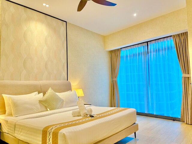 イートン レジデンス by クリスタル