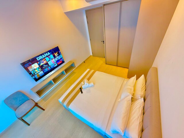 イートン レジデンス by クリスタル