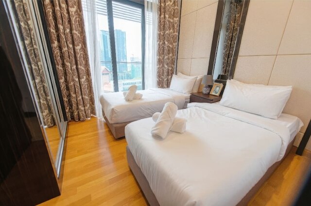 イートン レジデンス KLCC スカイプール サンセット