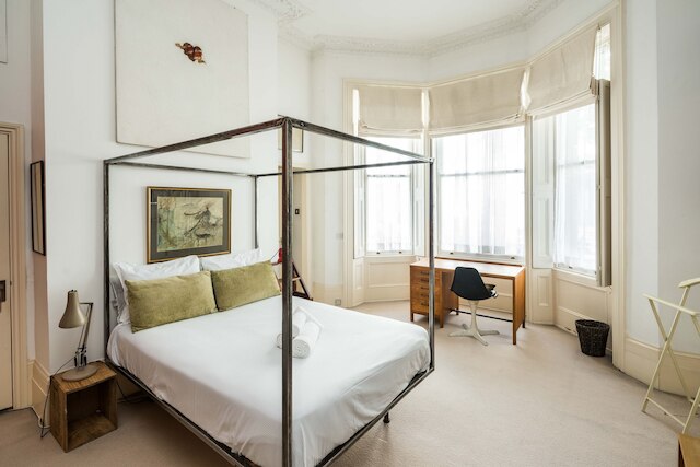 スリーク シンプル & ピースフル 1ベッドルーム フラット ケンジントン