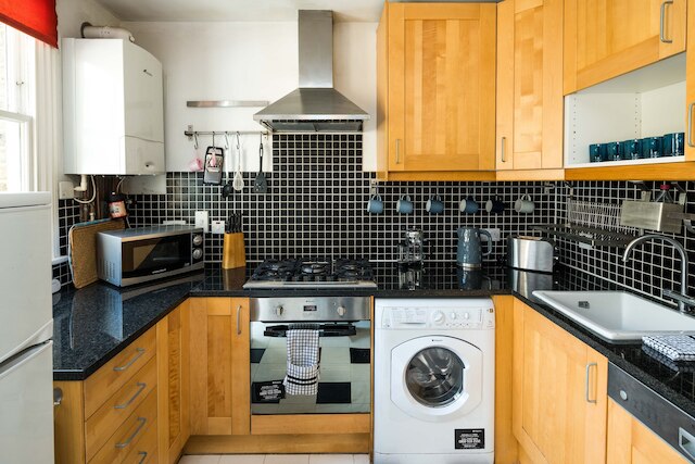 エレガント アンド ピースフル 2 ベッド アパートメント - バロンズ コート / ロンドン