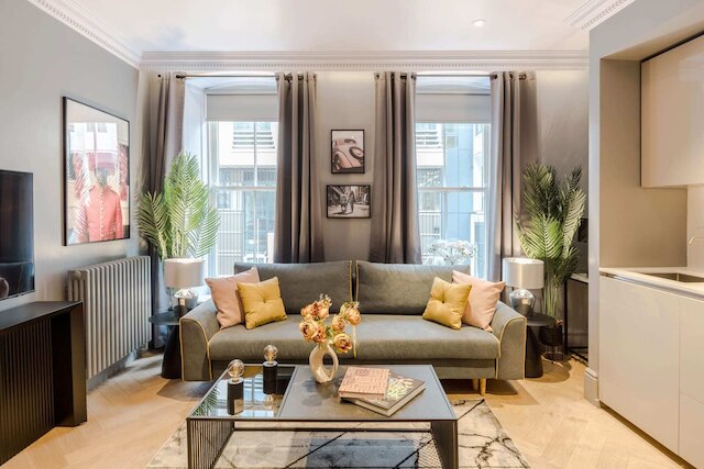 ザ シークレット チェンバー - コベント ガーデン by フランキー セイズ