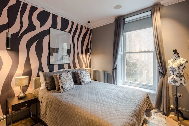 ザ シークレット チェンバー - コベント ガーデン by フランキー セイズ